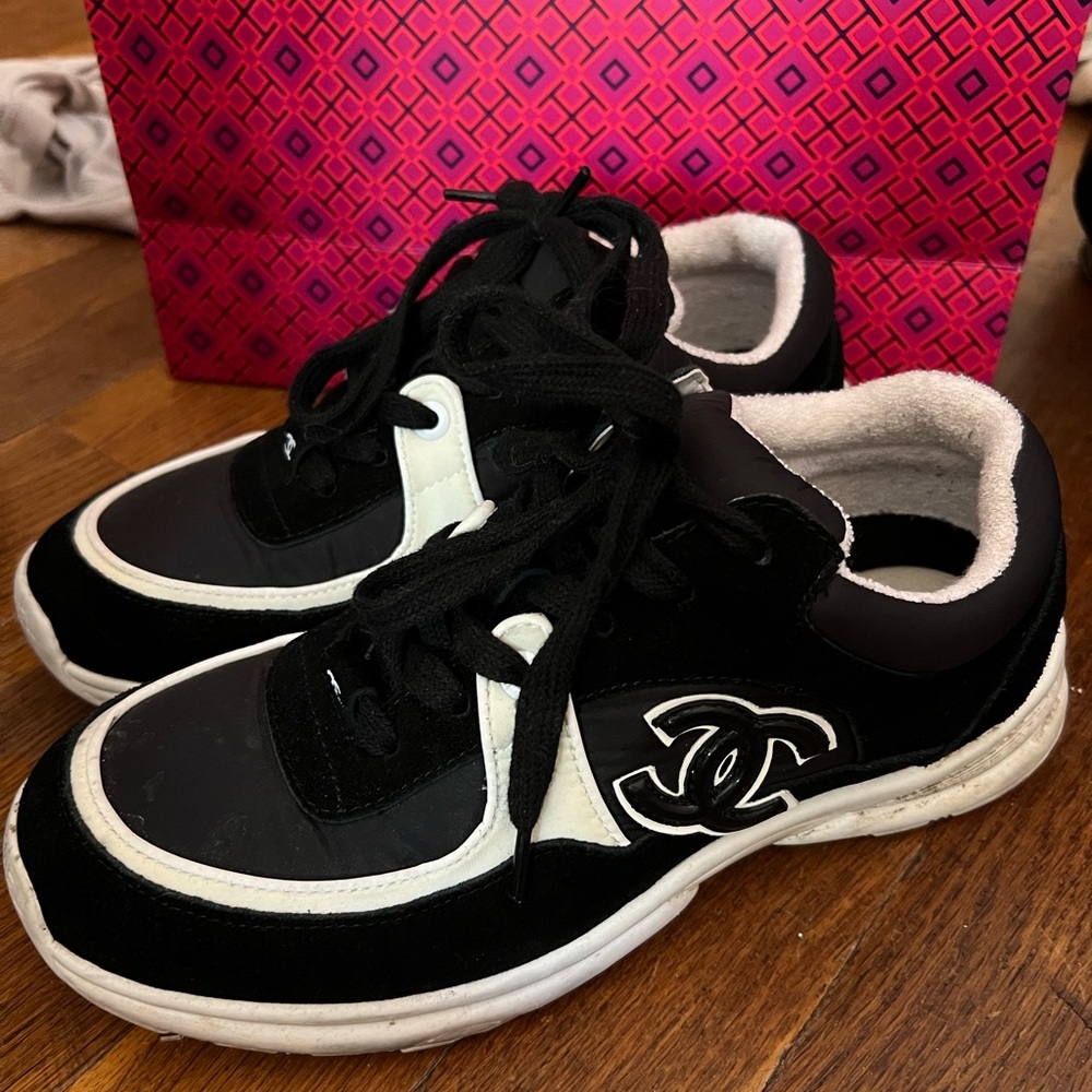 Chanel tennis shoes 38
